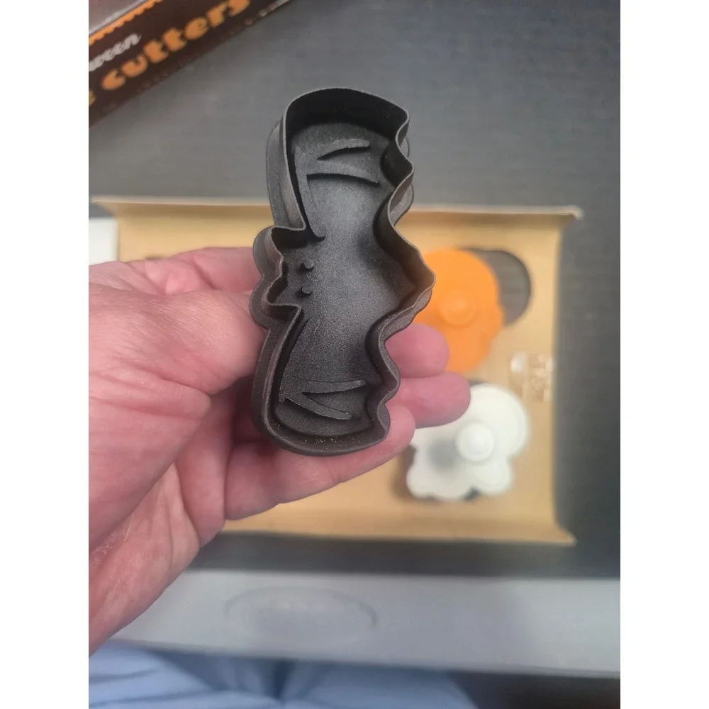 Williams Sonoma Halloween Cookie Cutters Set of 5 Press and Stamp Plunger Tools